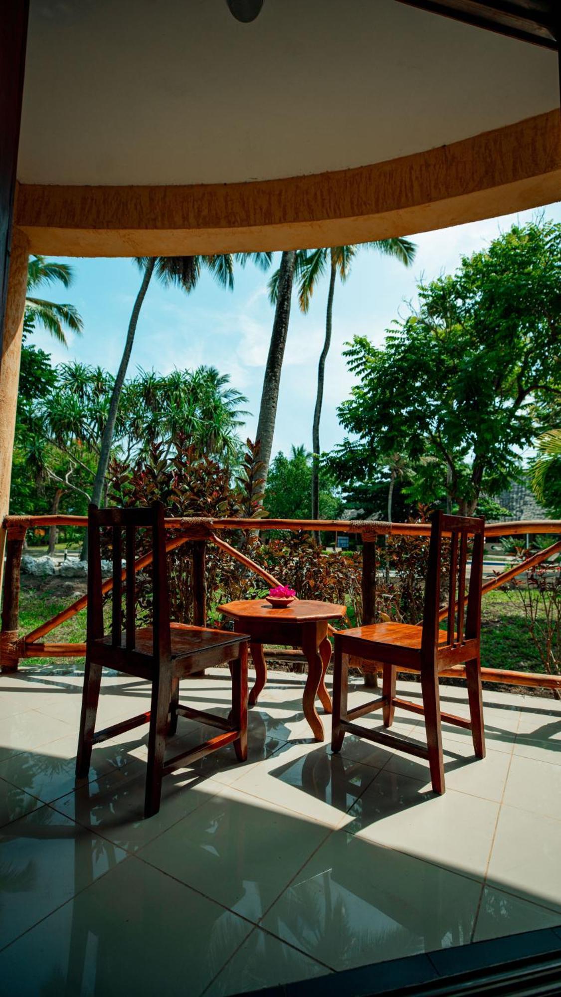 Sansi Kae Beach Resort Michamvi Kae Ngoại thất bức ảnh