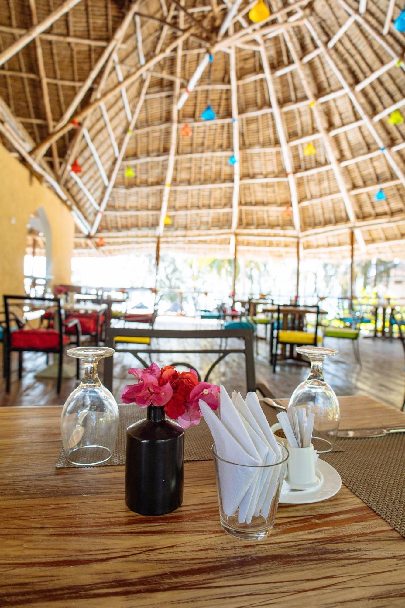 Sansi Kae Beach Resort Michamvi Kae Ngoại thất bức ảnh
