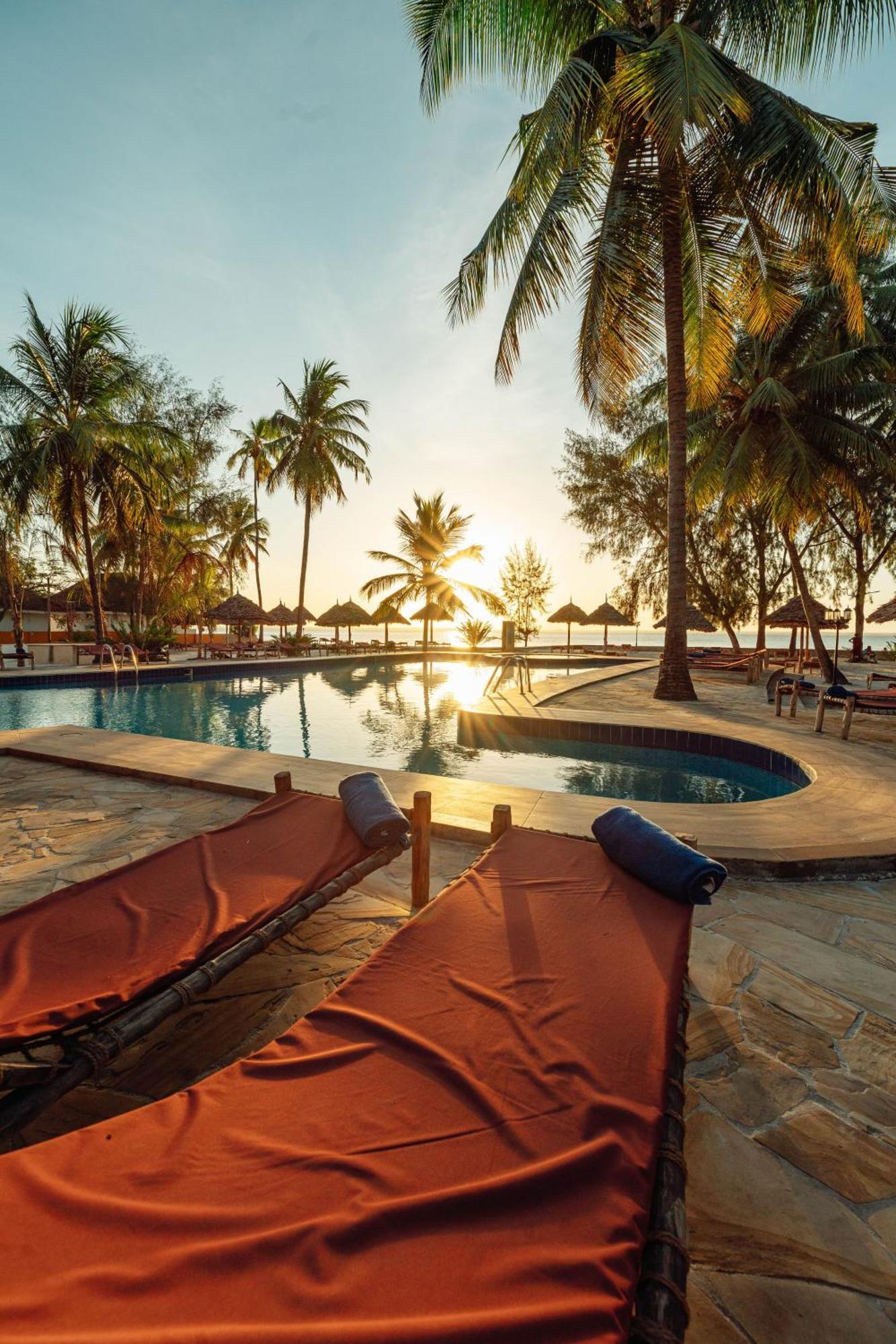 Sansi Kae Beach Resort Michamvi Kae Ngoại thất bức ảnh