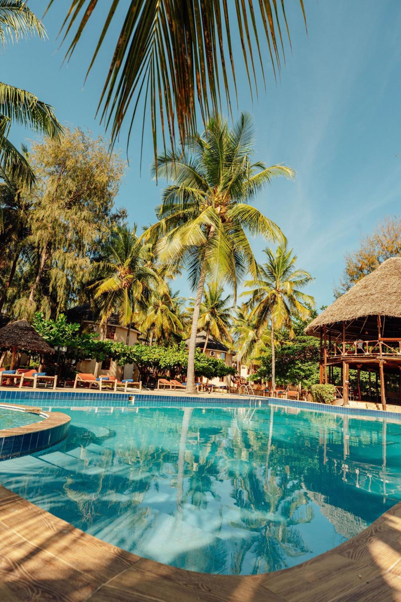 Sansi Kae Beach Resort Michamvi Kae Ngoại thất bức ảnh